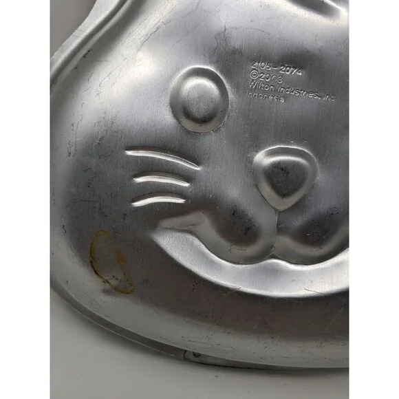Wilton Easter Spring Bunny Rabbit Face Cake Pan #2105-2074 - Picture 4 of 7